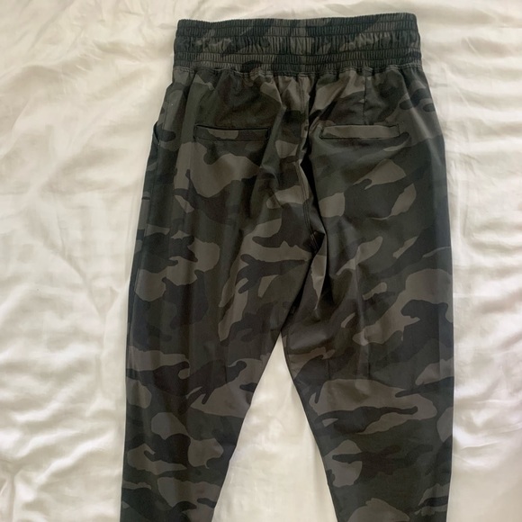 Albion Camo Destination Joggers - Picture 2 of 6